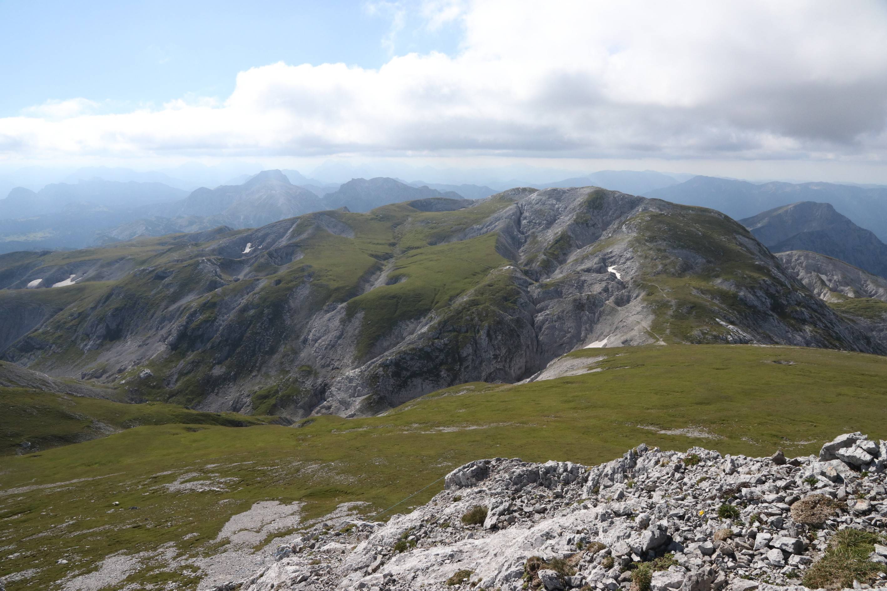 AT-HSW,
                                     From G'hacktkogel (2214m) to north (05-08-2015).                                      &copy; Harald Pauli                                         