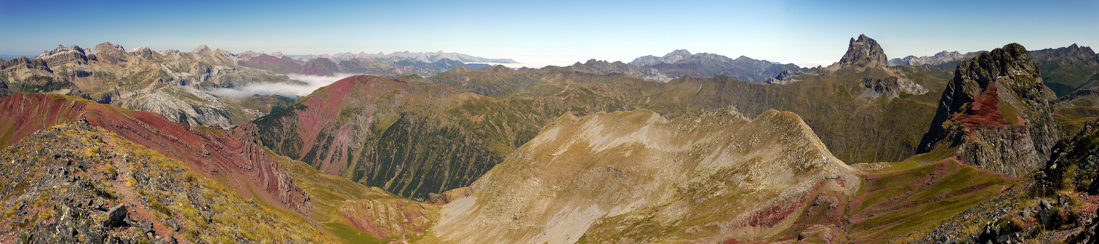 ES-SPY,
                                     Panoramic view from the GLORIA summit Vértice de Anayet (ES-SPY-ANA)                                      © @Jolube (José Luis Benito Alonso)                                         